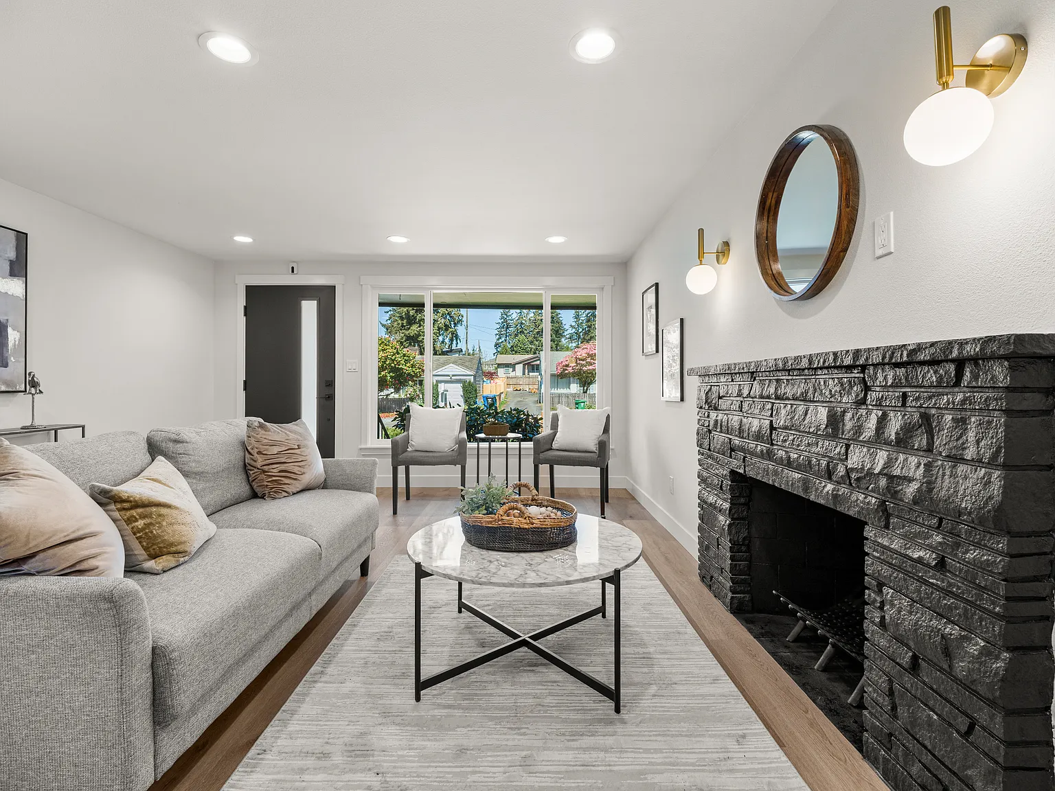 4 bed, 1750 sqft, $5,000 — Photo 2