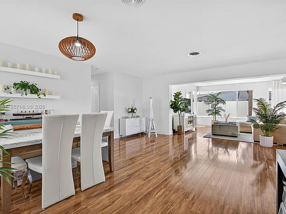 4th image of 2136 NE 56th Pl