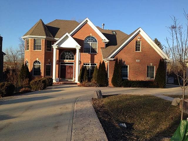 1st image of 816 E Hickory Ave