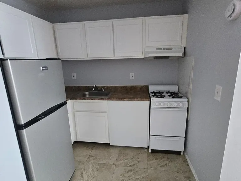 75 Park Ave #12 — Photo 1