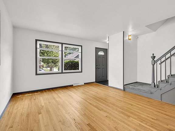4th image of 6639 Hillside LANE #6641