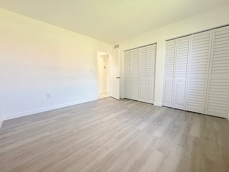 6106 Forest Hill Blvd #204 — Photo 8