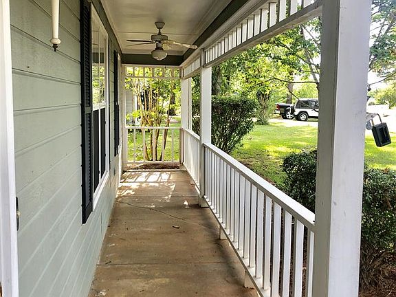 3rd image of 117 Autumn Woods Dr