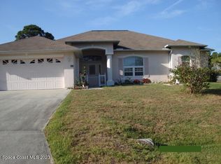 868 Huntington St NE, Palm Bay, FL 32907