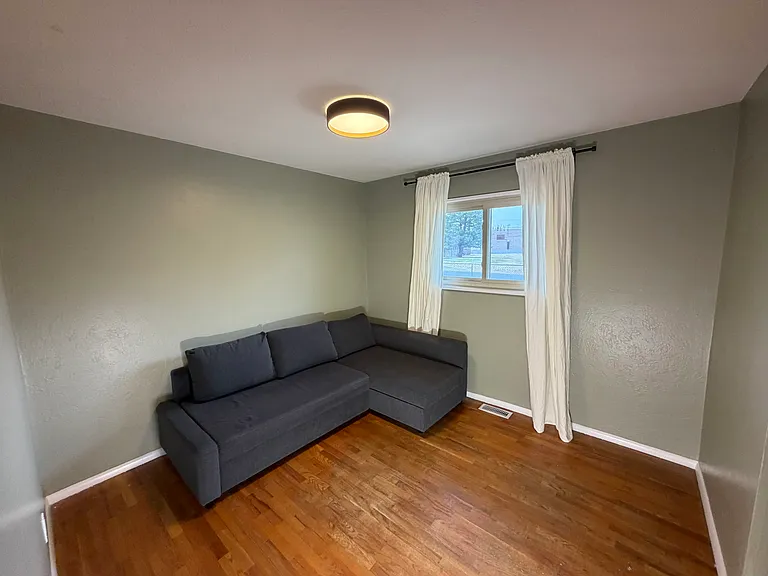28 Oak St — Photo 13