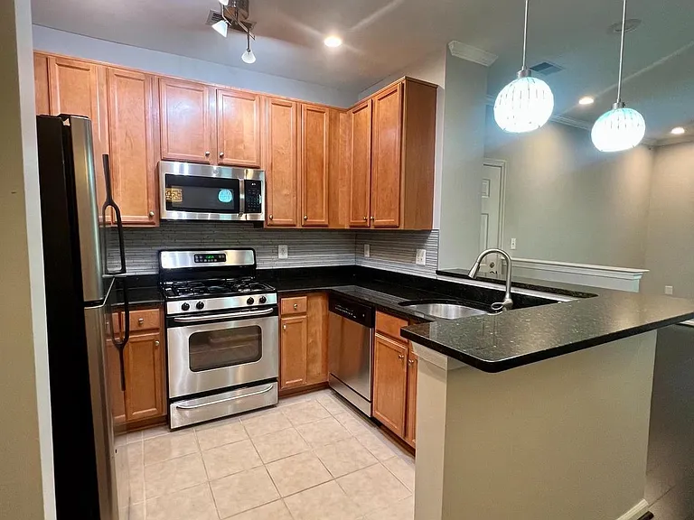 1509 N Point Dr #303 — Photo 12