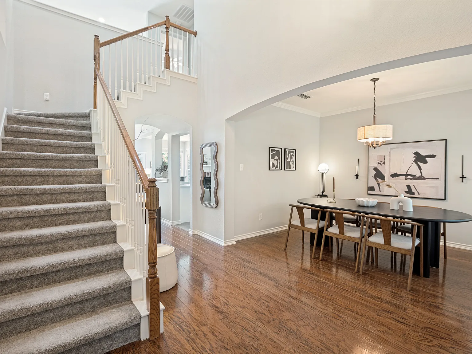3 bed, 2.5 bath, 2432 sqft, $3,000 — Photo 3