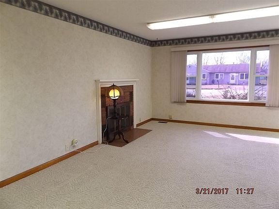 2nd image of 324 Parkview Dr