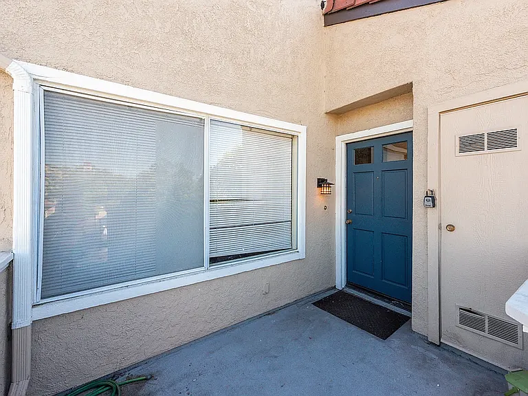 375 Stanford Ct — Photo 10