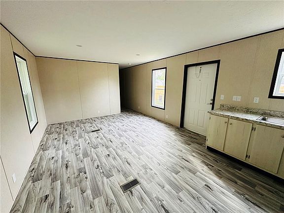 3rd image of 240 Whitley Rd