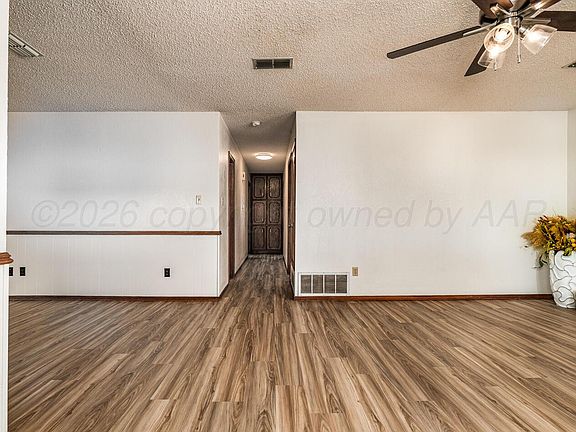 2nd image of 607 Mississippi St