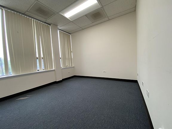 4th image of 5097 N Elston Ave #302