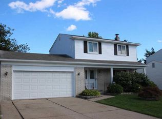 39410 Byers Dr, Sterling Heights, MI
