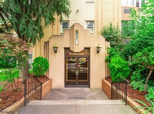 19-31 Lyons Ave APT 607, Newark, NJ 07112