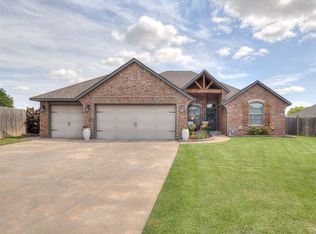 11833 SW 26th Ter, Yukon, OK 73099