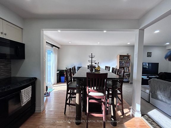5th image of 174 Cook St