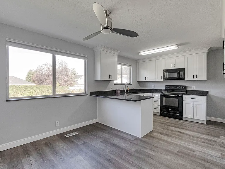 3246 W Royalwood Dr — Photo 14
