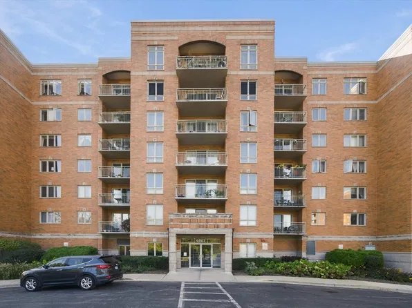 6807 N Milwaukee Ave APT 405, Niles, IL 60714
