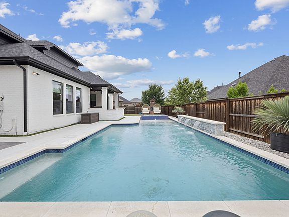 2nd image of 4240 Peppervine Ln