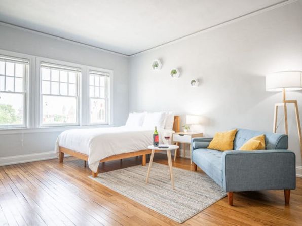 107 SW Perry Ave #302