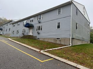 63 Horse Pond Rd APT B, Salem, CT 06420