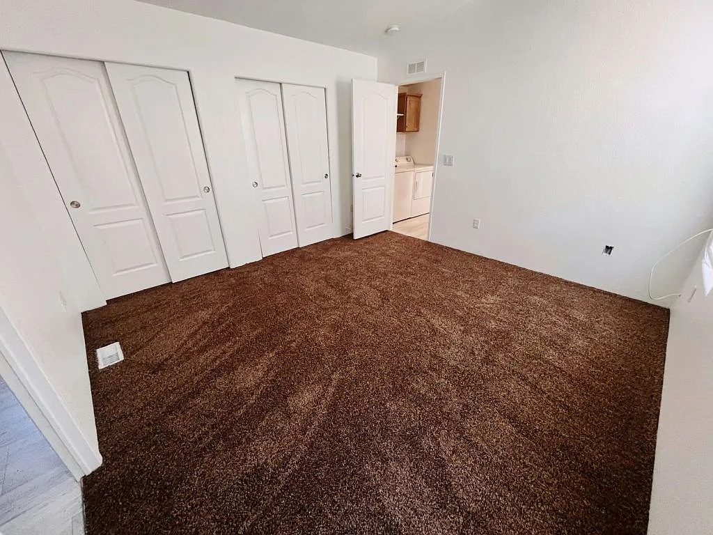 2 bed, 2.0 bath, 960 sqft, $1,449 — Photo 3