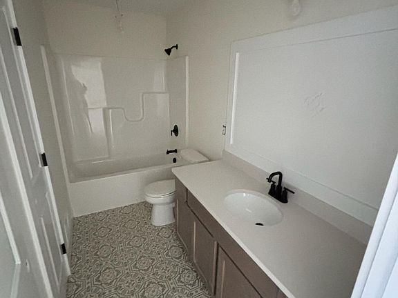5th image of 7263 Graymoor St SE