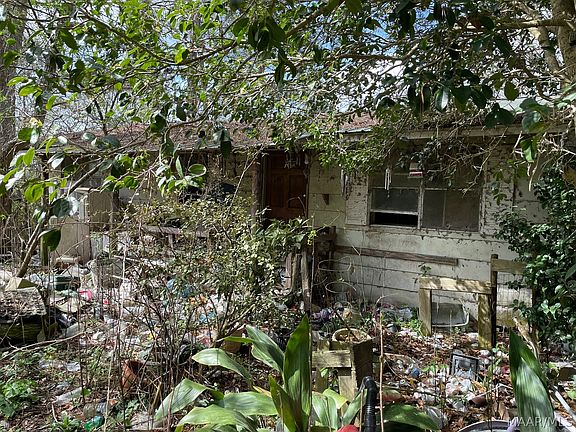 2nd image of 2588 Sandflat Rd