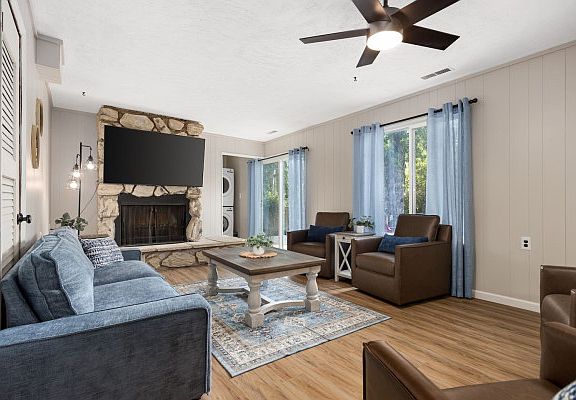 3rd image of 36 Park Dr