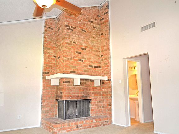 4th image of 4810 Redwood Dr