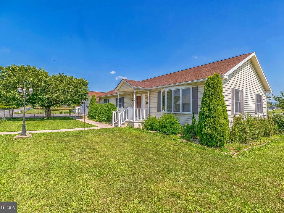 1st image of 40 Greenhill Ln