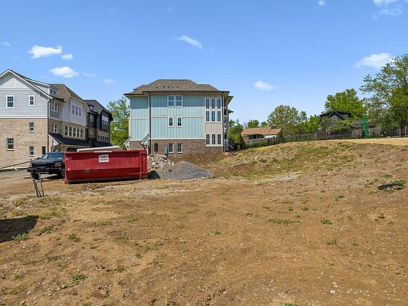 4th image of 113 Honeywine St
