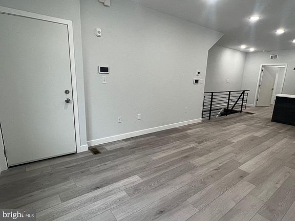 4th image of 2224 N Franklin St #1