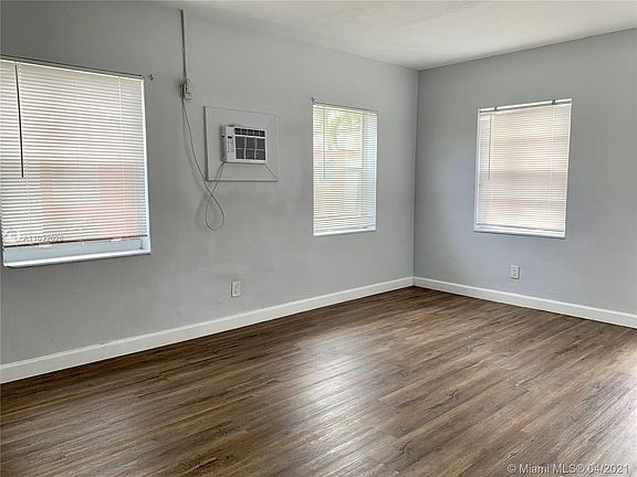 4th image of 2316 Madison St APT 7