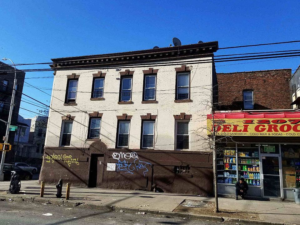 2nd image of 1207 Beach Ave