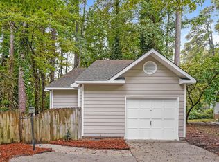 105 Stonelake Ct, Raleigh, NC 27610