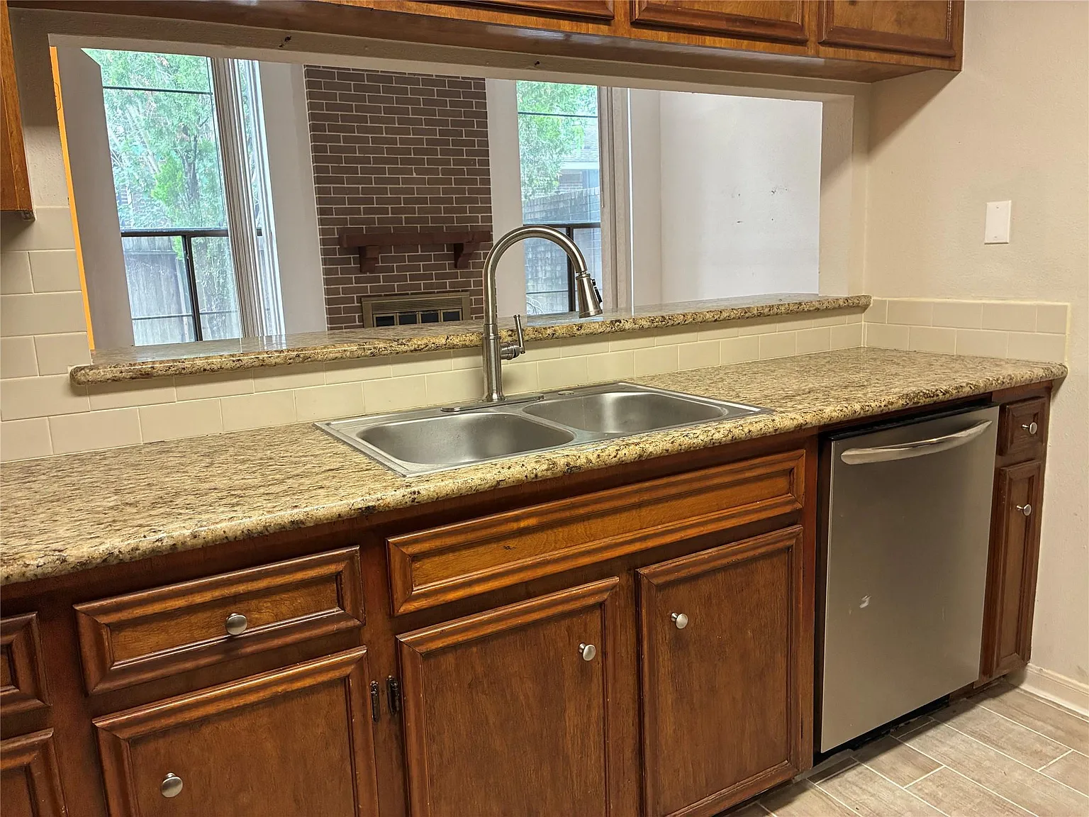 2 bed, 1.5 bath, 1254 sqft, $1,600 — Photo 3