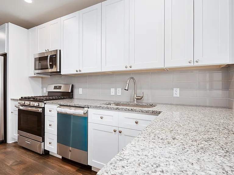 523 Rappolla St — Photo 7