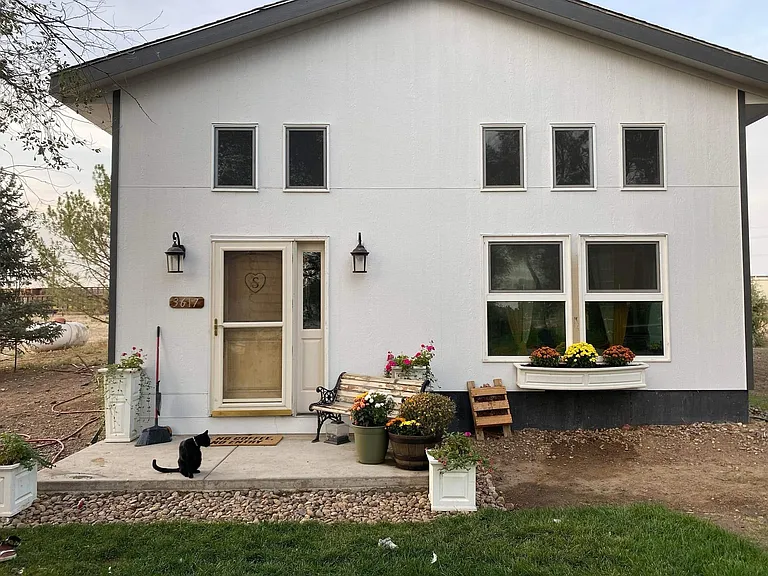 3617 W F St — Photo 2