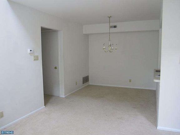 5th image of 2704 Yarmouth Ln #B