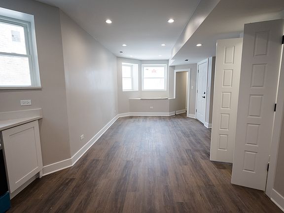 4th image of 3942 W Cornelia Ave APT 1