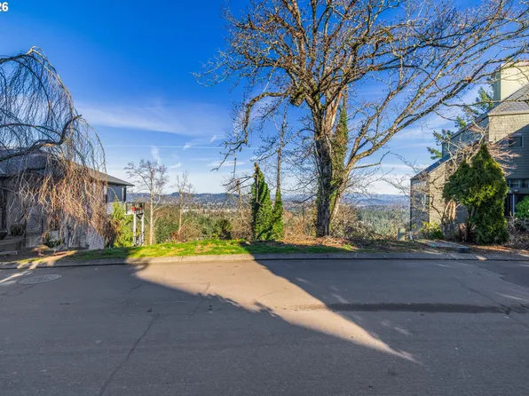 45 Nansen Smt #4, Lake Oswego, OR 97035