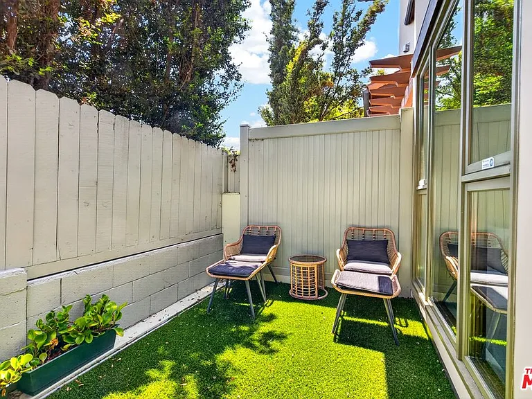 1327 Euclid St #3 — Photo 19