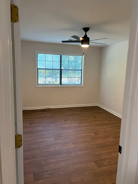 2 bed, 975 sqft, $1,600 — Photo 2