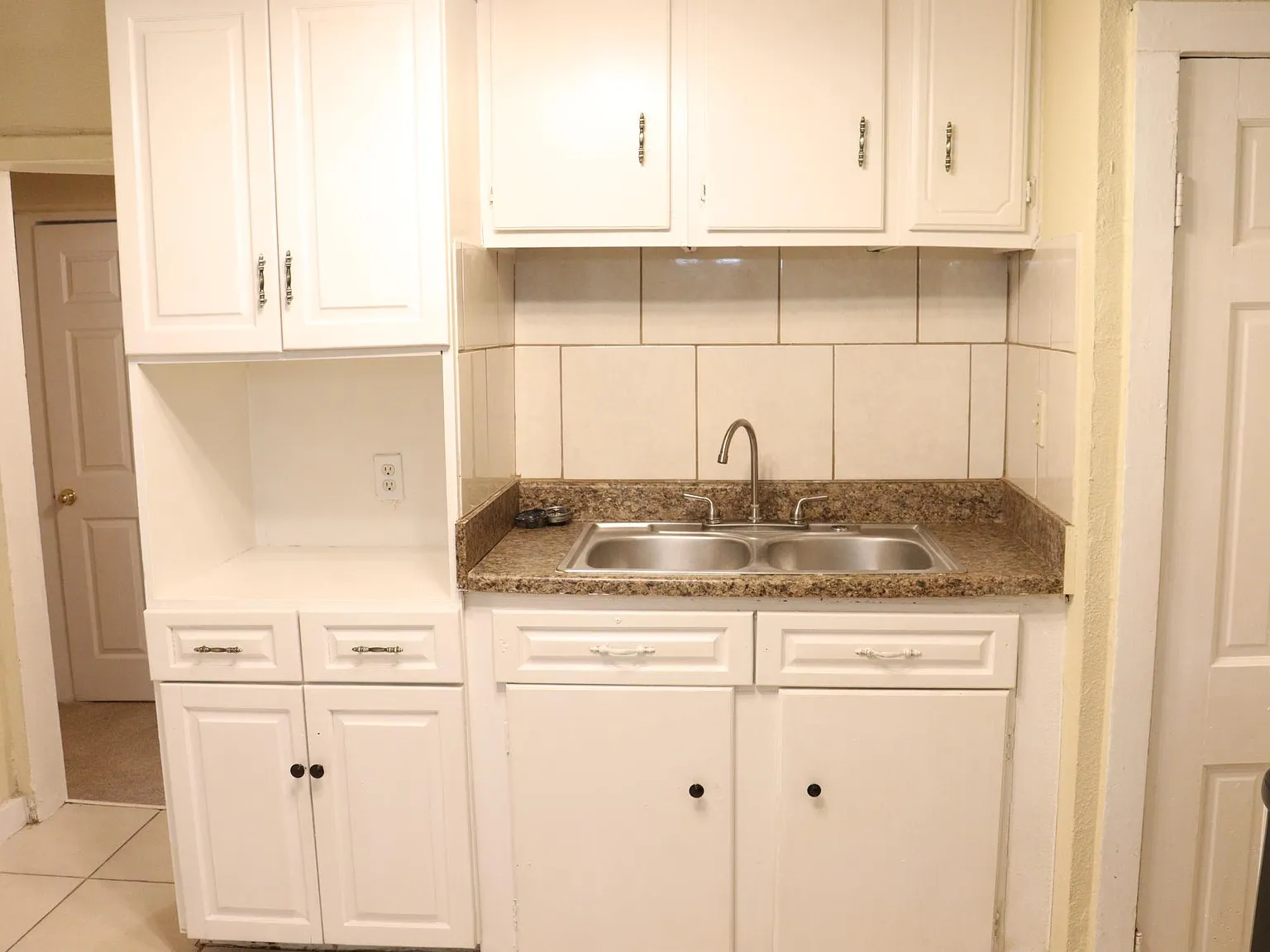 4 bed, 1200 sqft, $1,850 — Photo 2