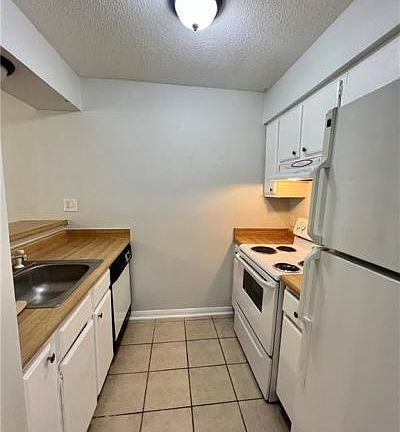 2nd image of 100 Sandra Del Mar Dr #100