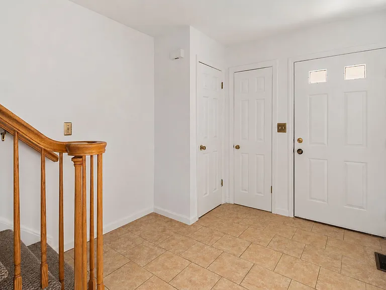 46 Winterberry Cir — Photo 2