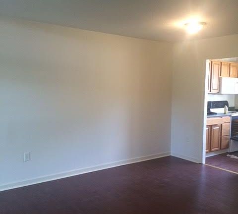 3rd image of 30 Wayside Ct
