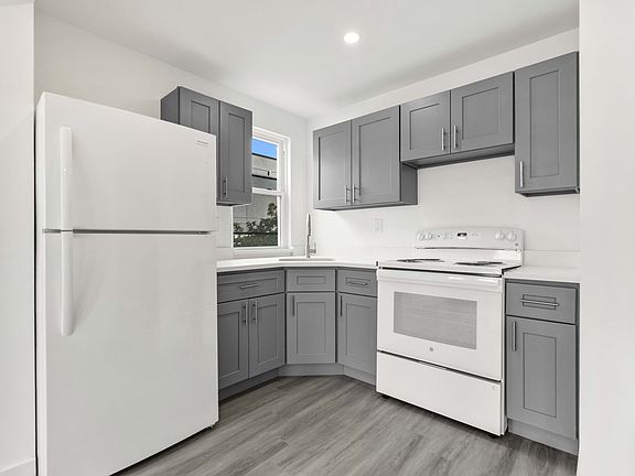 4th image of 1278 E 222nd St #2