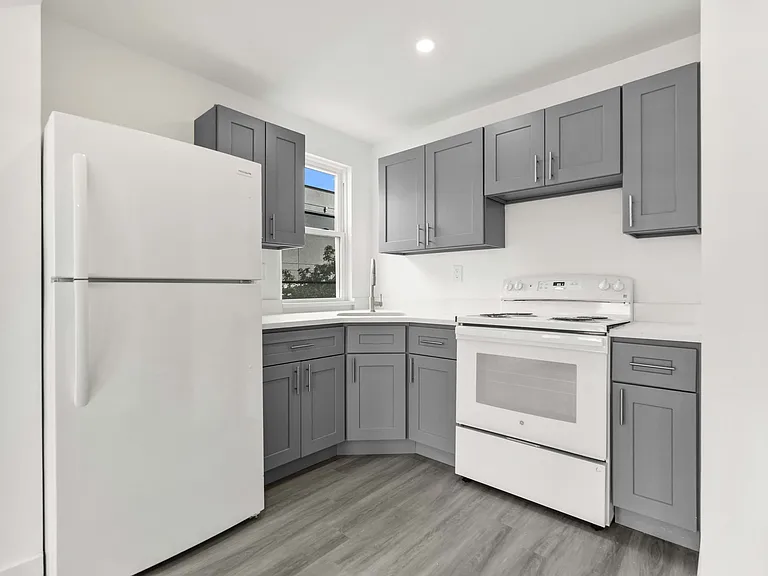 1278 E 222nd St #2 — Photo 4